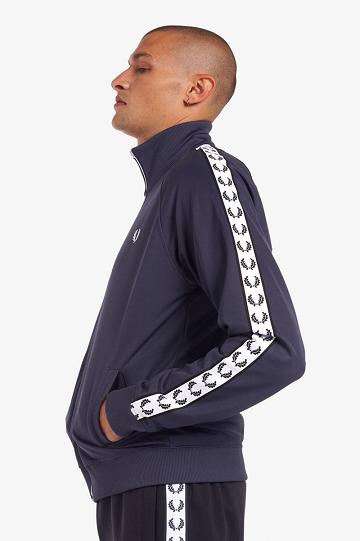 Geaca Barbati Fred Perry Taped Track Gri Inchis | RO 1259TCEV